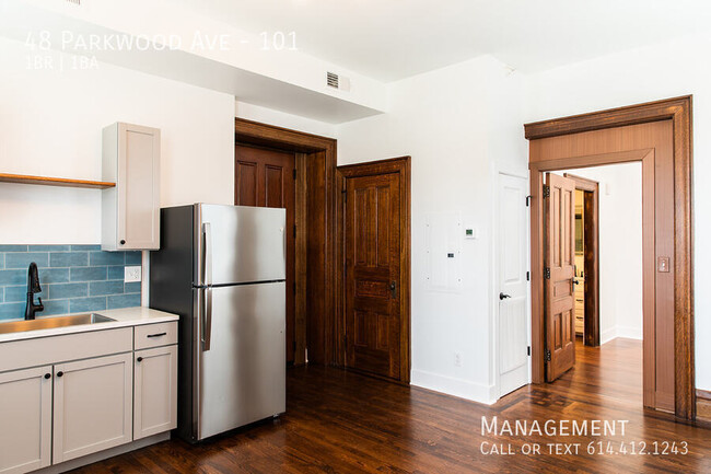 Foto del edificio - 48 Parkwood Ave