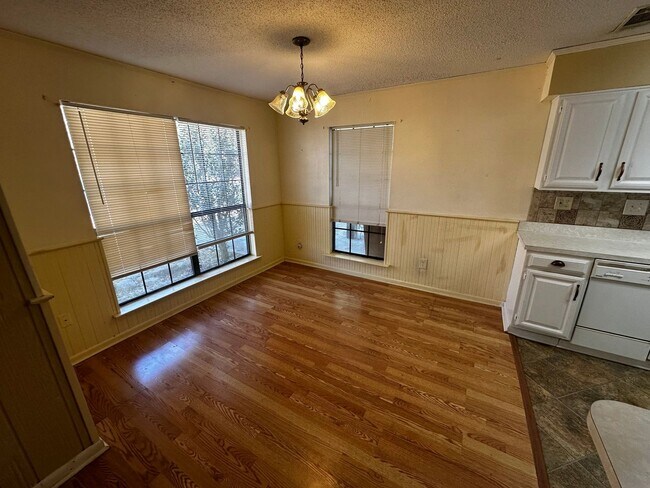 Foto del edificio - Ozone Woods Ranch