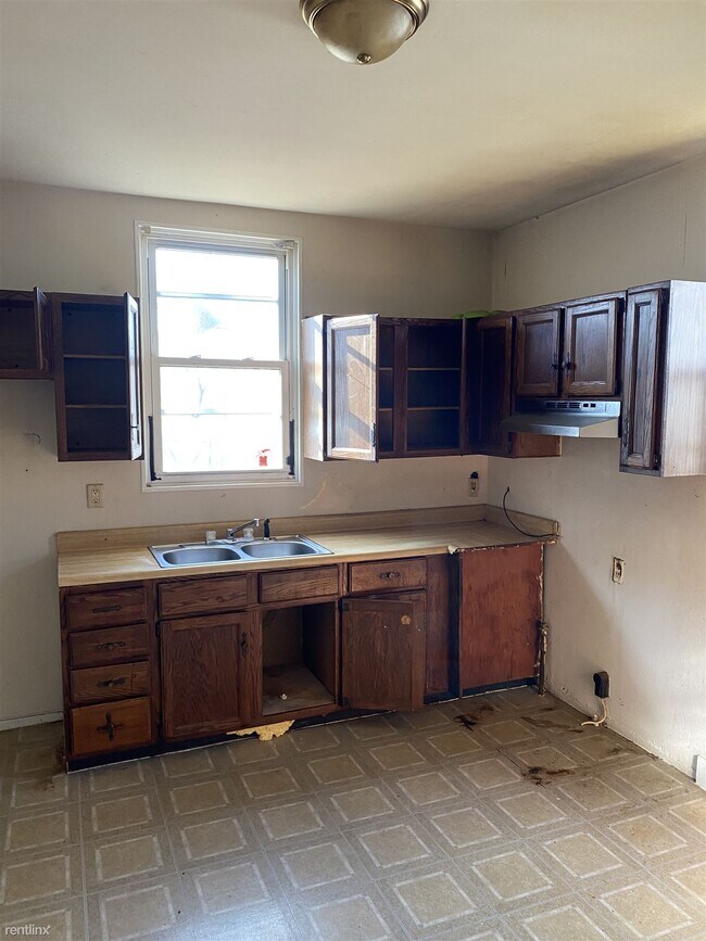 Building Photo - 2 br, 1 bath House - 604 East Pennsylvania...