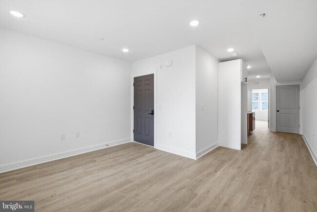 Building Photo - 2216 N Franklin St