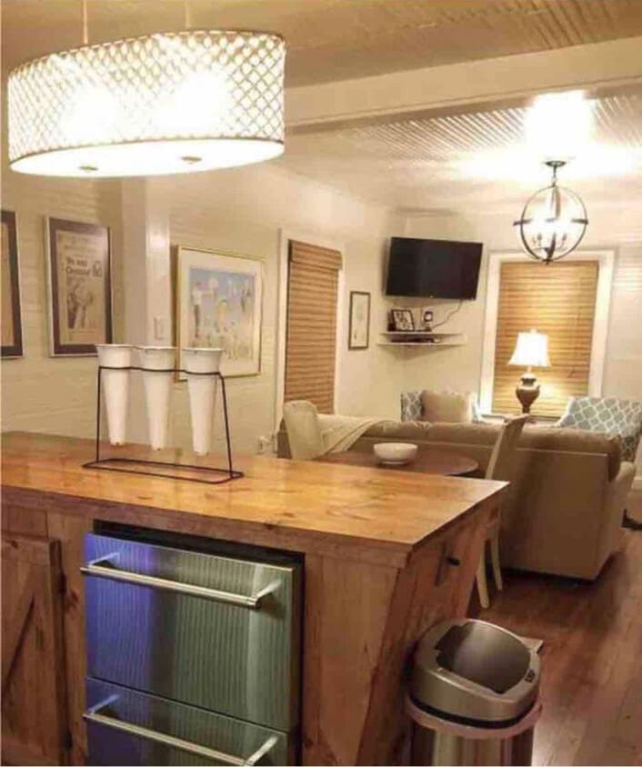 Primary Photo - 209 Stone Cir
