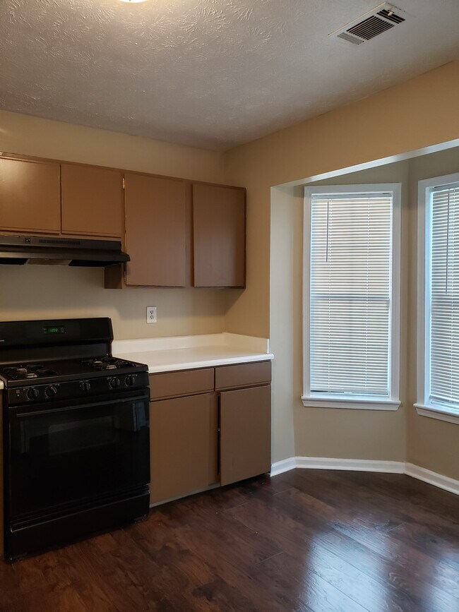 Building Photo - 2 x2.5 TH - Stone Mountain/Lithonia/Decatur