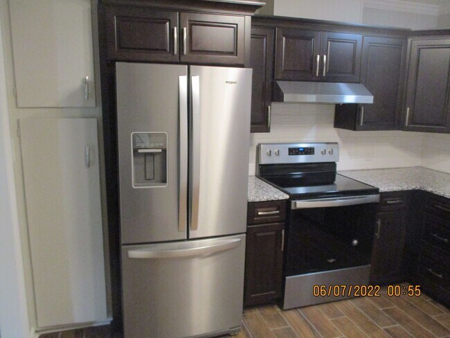 Foto del edificio - 2001 Barnesdale Wy