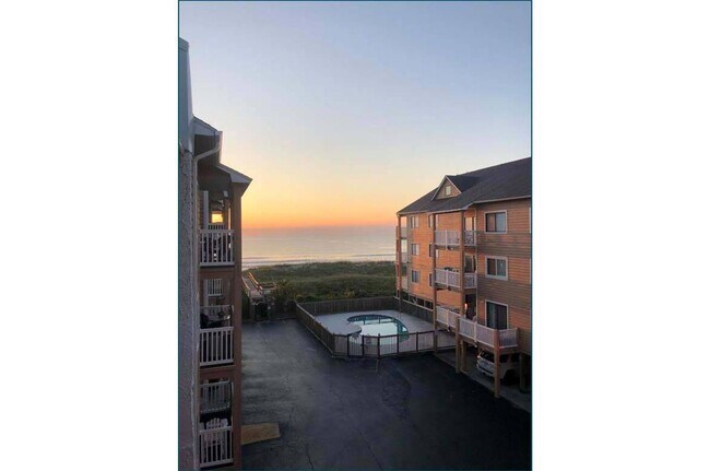 Foto del edificio - 1101 Lake Park Blvd S