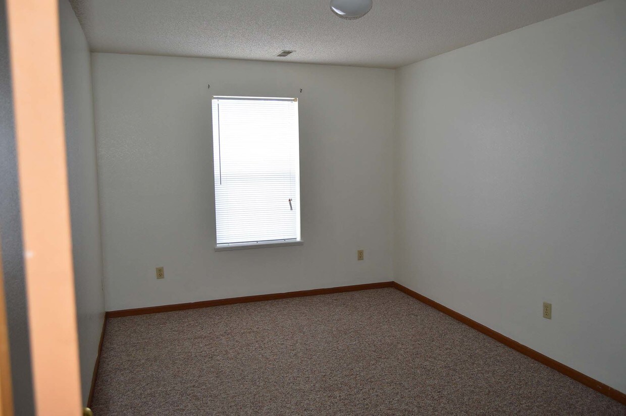Bedroom - 215 McGoodwin St