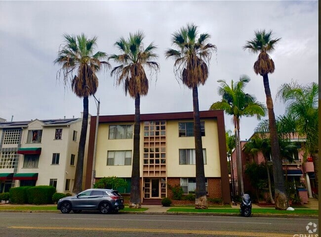 Building Photo - 1015 E Ocean Blvd