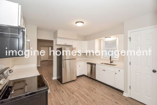 Building Photo - 2036 Lexington Avenue