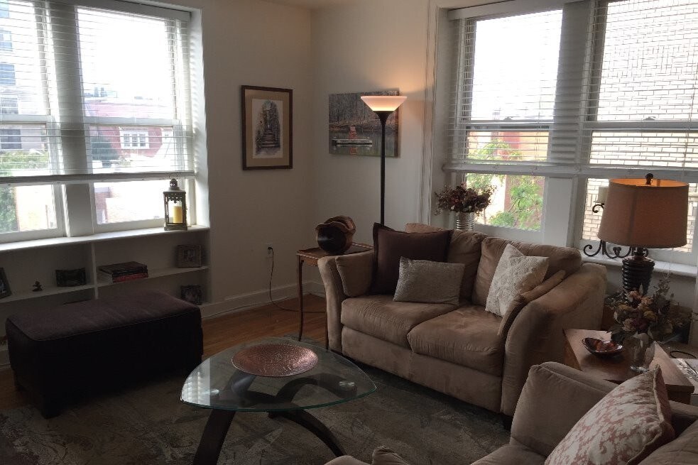 Foto principal - 1916 17th St NW