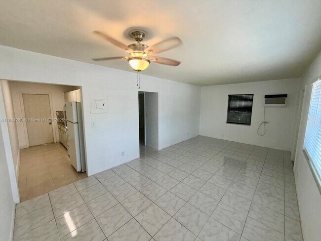 Foto del edificio - 1061 NE 34th Ct