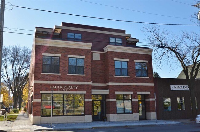 Foto del edificio - 2225 Atwood Ave