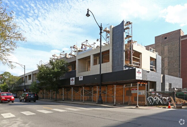 Foto del edificio - 2701 W Armitage Ave
