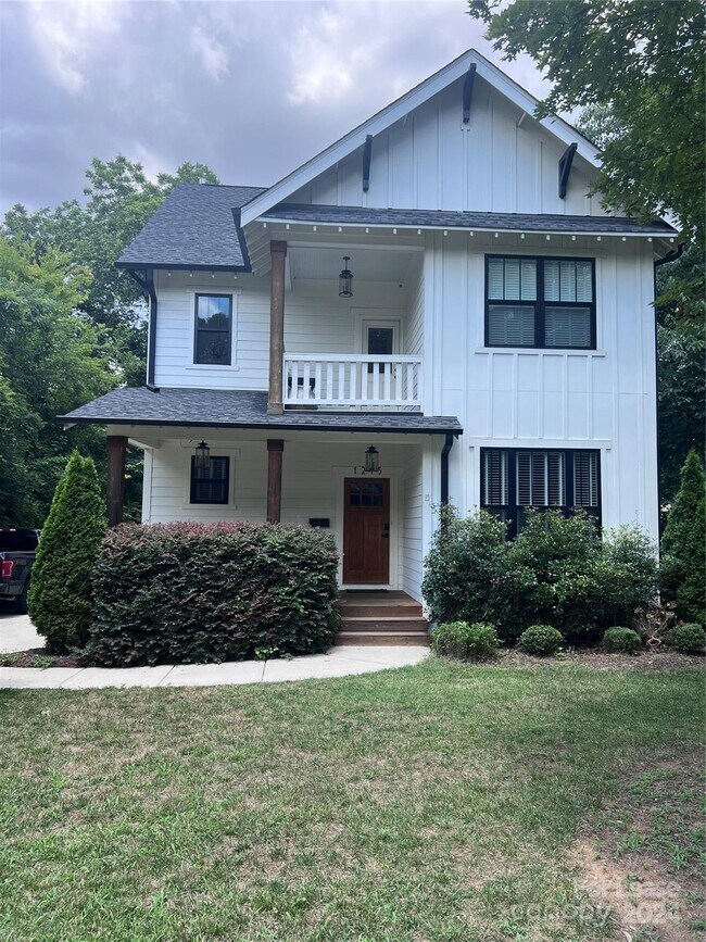 Building Photo - 1215 Louise Ave