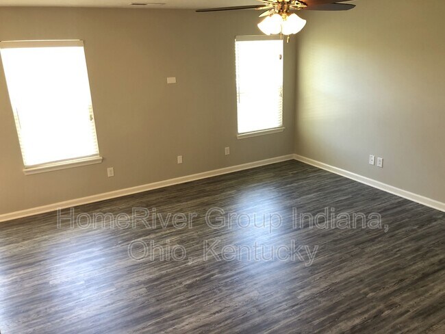 Foto del edificio - 6520 Emerald Crossing Way