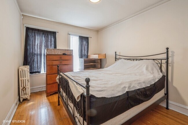 Building Photo - Irving Park 1 bed, across from park,Free h...