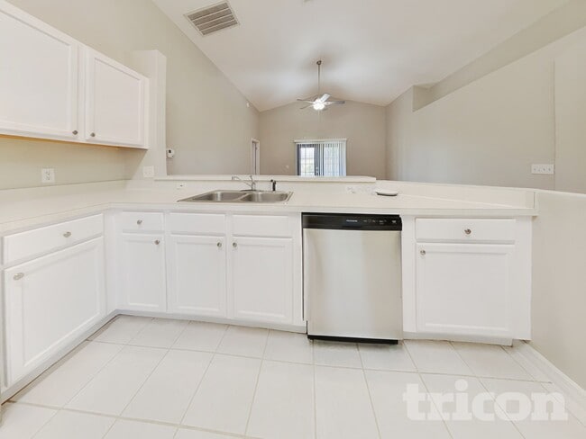Building Photo - 143 Wornall Dr