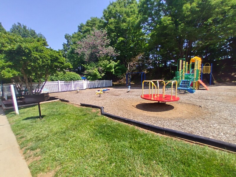Primary Photo - 600 Reusens Rd