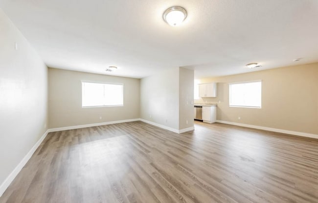 Building Photo - 2243 W Roeser Rd