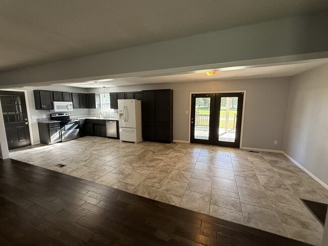 Building Photo - 144 Cecilianna Dr