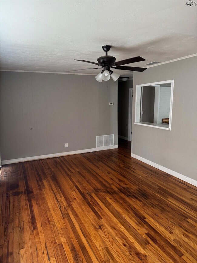 Foto del edificio - 1706 N Beverly Dr