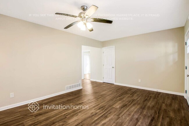 Foto del edificio - 2740 Bonnybrook Dr SW