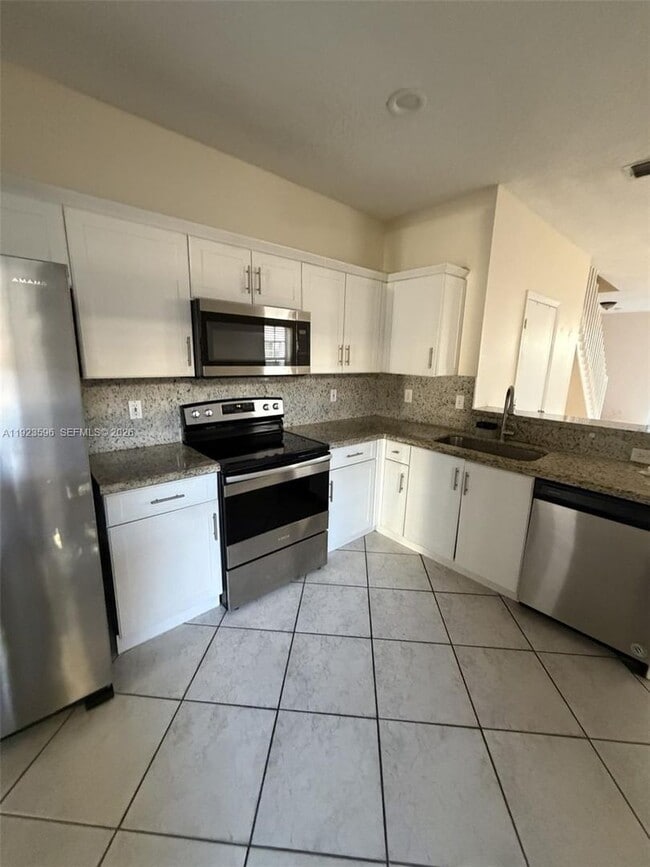 Photo - 2070 Madeira Dr House