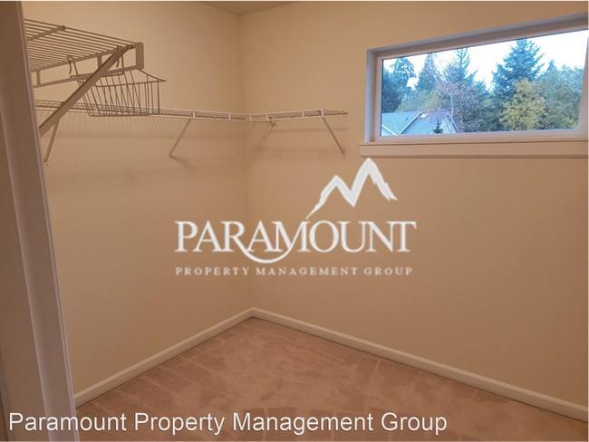 Foto del edificio - 4 br, 2.5 bath House - 7918 SE Yosemite Place