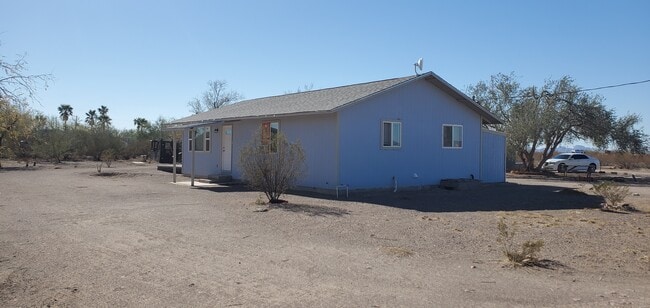 Building Photo - 580 N Mesquite Ln