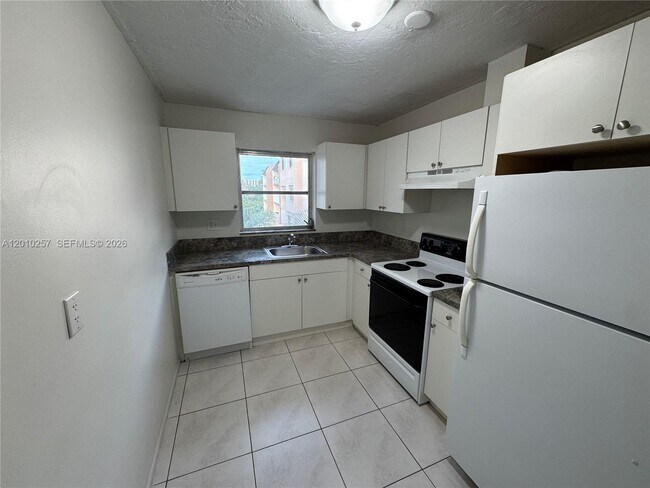 Building Photo - 7725 SW 86th St
