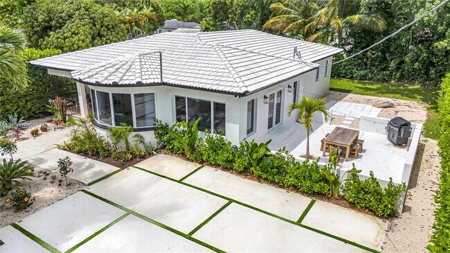 Foto del edificio - 741 NE 87th St