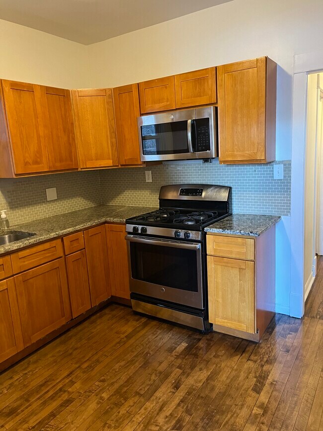 Foto del edificio - 5115 N Western Ave