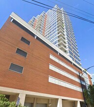 Building Photo - 1600 S Prairie Ave