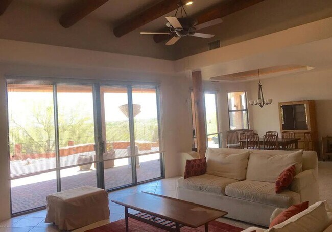Foto del edificio - Spacious 4BR House in Tucson