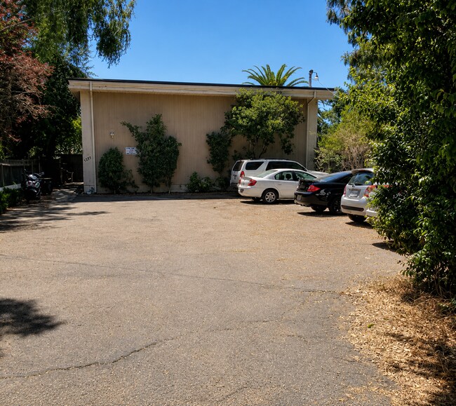Foto del edificio - 1271 Murray Ave