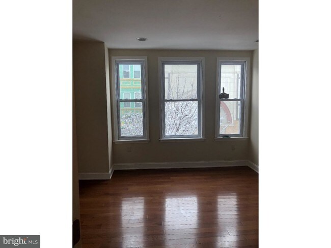 Building Photo - 214 S 60th St