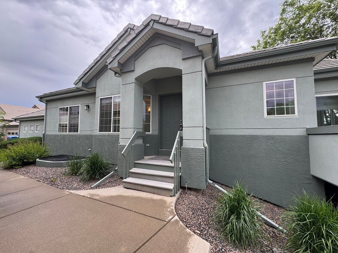 Primary Photo - Spacious and Open 3BD/2BA House In Longmont!