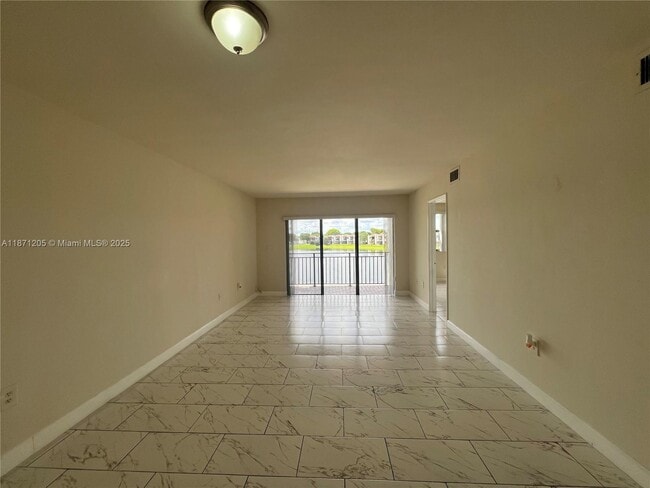Building Photo - 480 W Park Dr