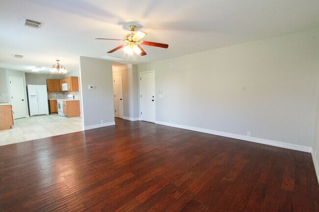 Foto del edificio - 4 Bedroom, 2.5 Bath Home in Pflugerville