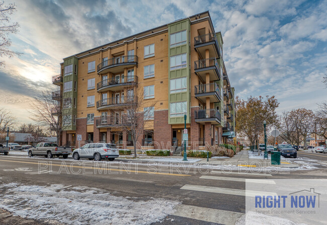 Foto del edificio - 323 W Jefferson St