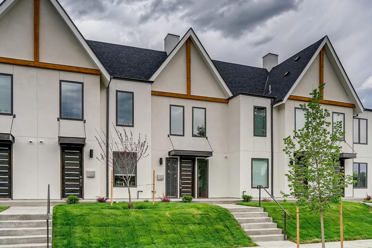 Foto principal - New Construction 2 Bedroom Townhomes for Rent