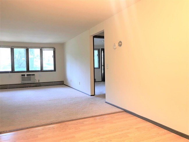 Foto del edificio - 2922 Ashford Ln