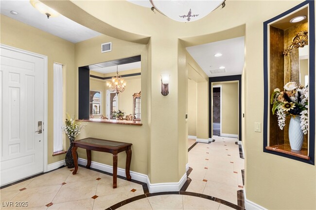 Building Photo - 9145 Tesoras Dr