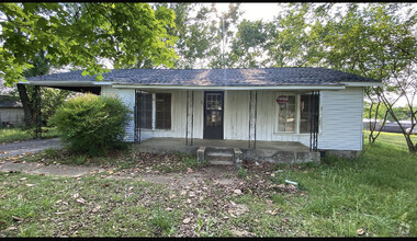 Building Photo - 128 Race Track Rd