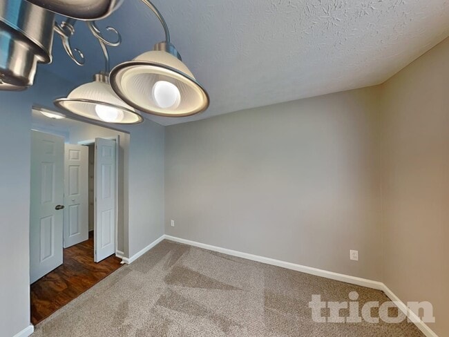 Building Photo - 101 Midland Dr