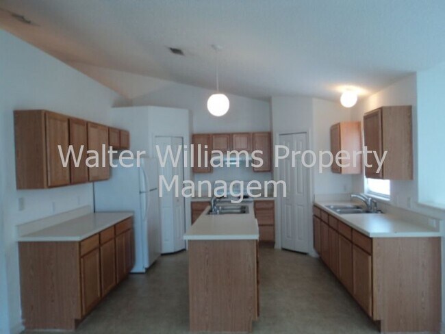 Foto del edificio - $1900 4/2/2 in Palm Coast   www.werentsuns...