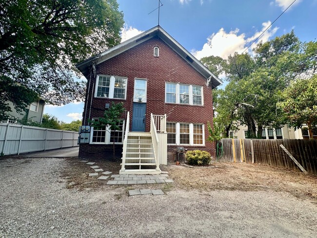 Building Photo - 2222 Colcord Ave
