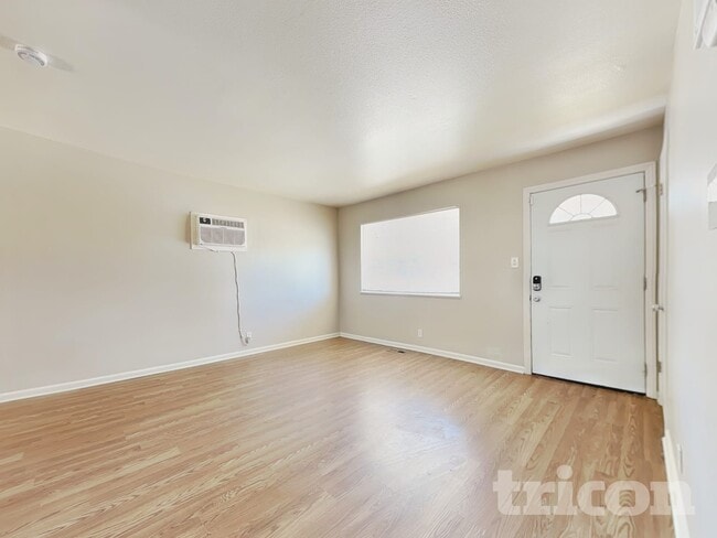 Foto del edificio - 1001 Akard Dr