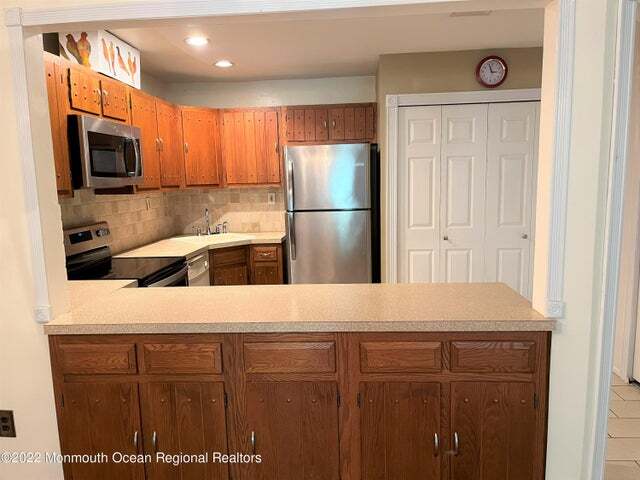 Building Photo - 129 Amberly Dr
