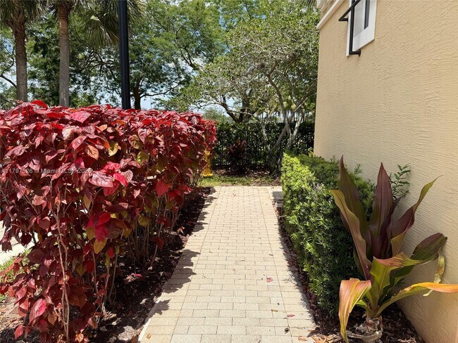 Foto del edificio - 3390 NW 124th Terrace