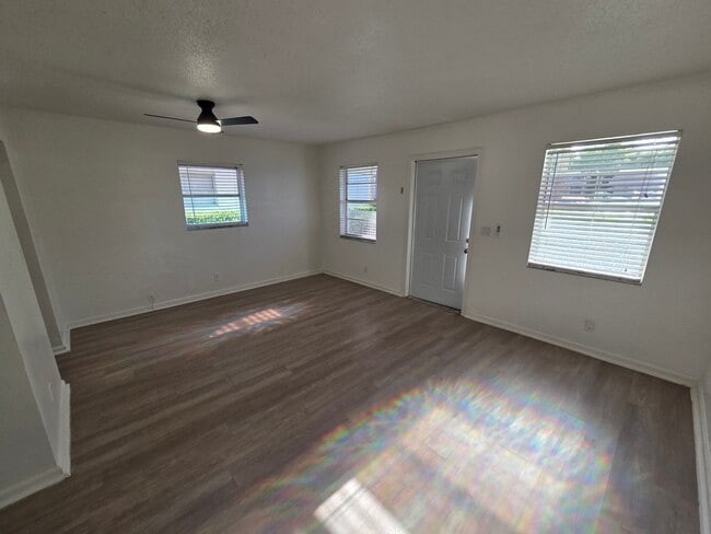 Photo - 212 SE 9th Ave Apartment