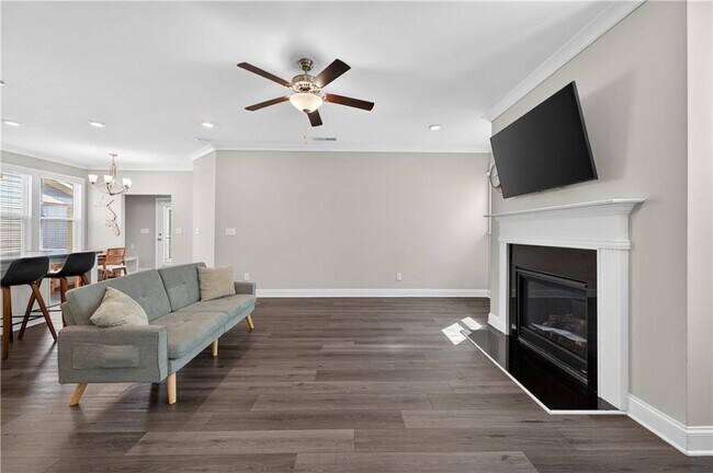 Building Photo - 1020 River Park Dr